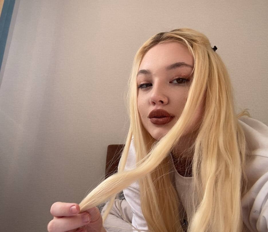 flirty_lee from stripchat