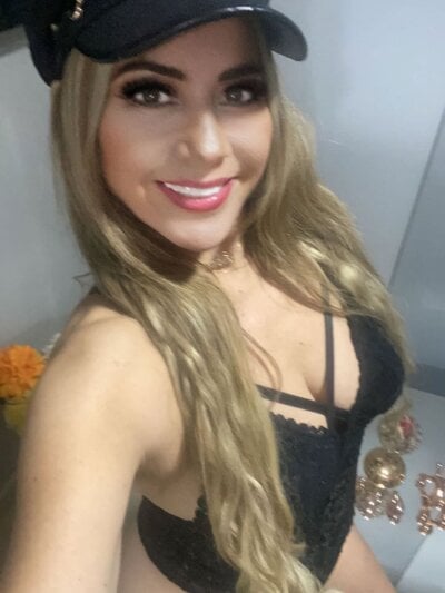 online cam LARIANA RIVERA23