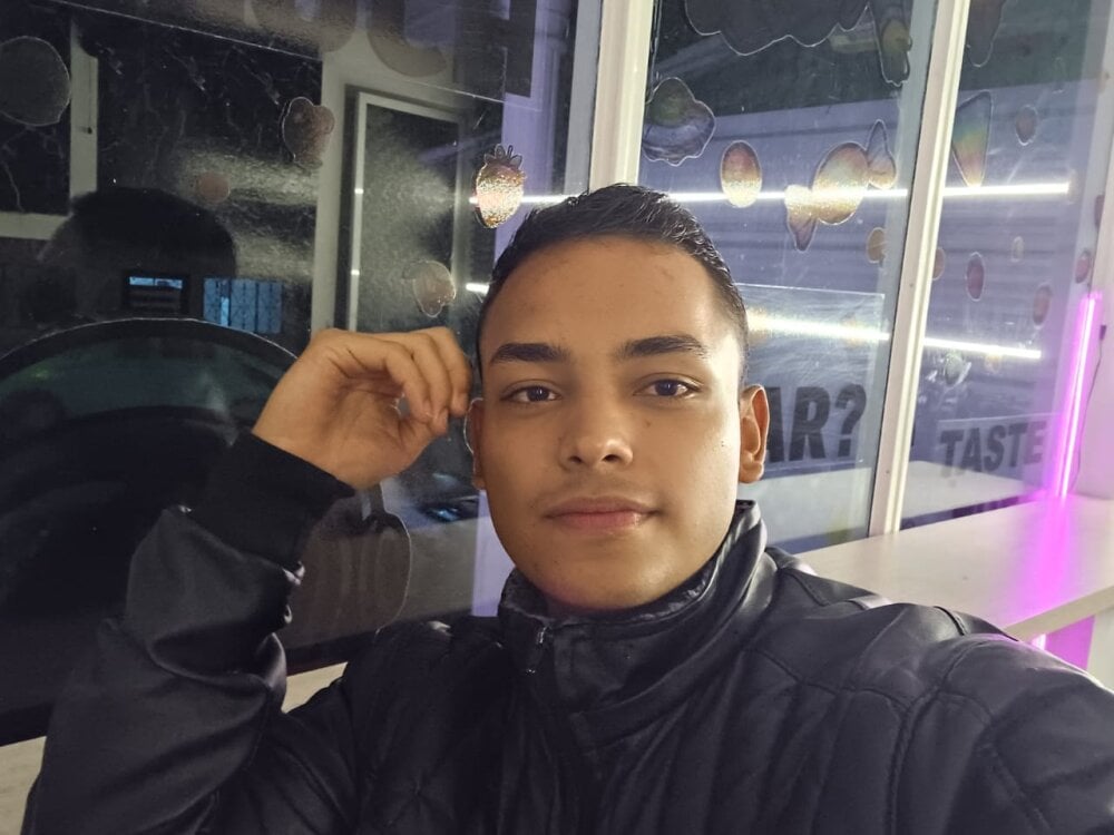 studentdeivy_'s Offline XXX Chat