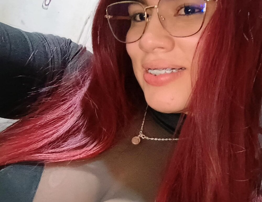 watchgirlcam.com _rox_velvet livesex profile in in-ur-walls cams