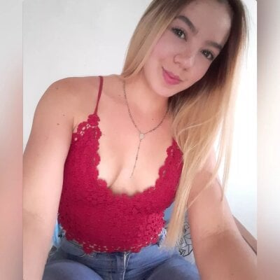 paula25_ 🔼 free live cam
