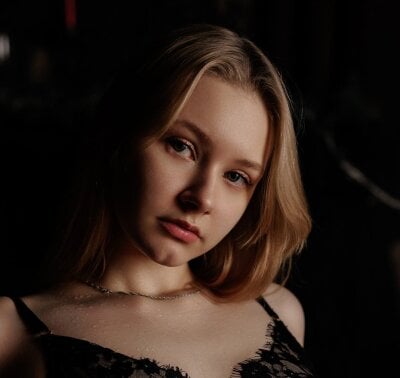 ElissaGlod - striptease white