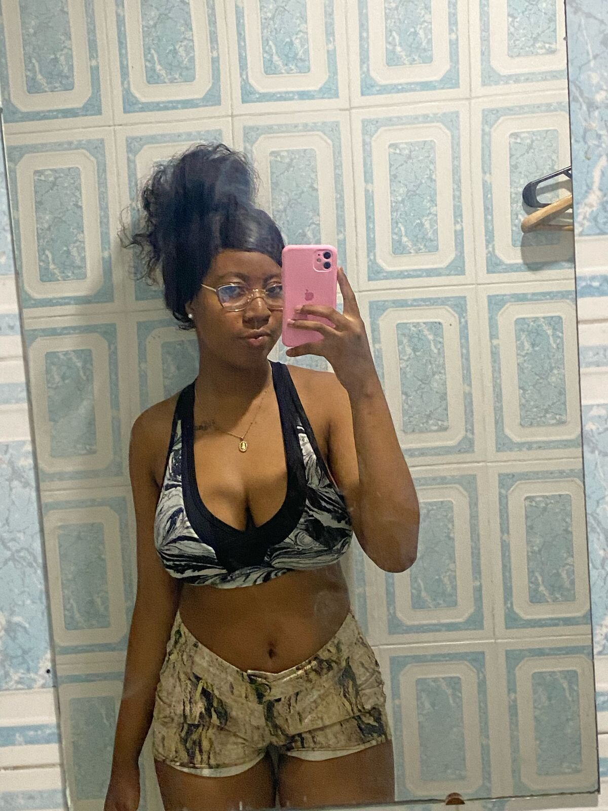 ebony_dolly_squirt