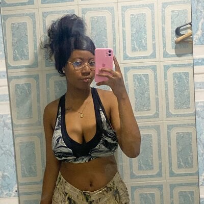Ebony_dolly_squirt