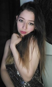 Rossee_pink's Offline Chat Room