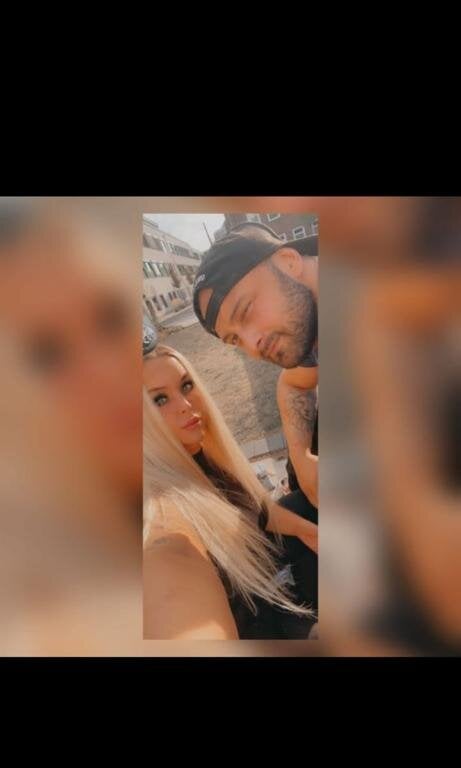 Live sex webcam photo for hotgermancouple_22 #289779579