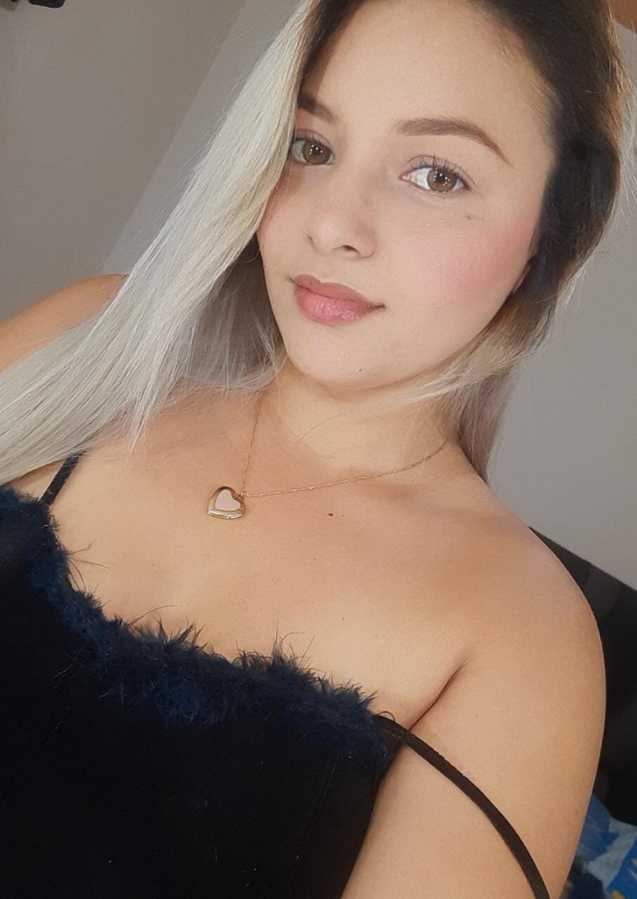 alice_kissx