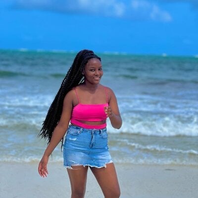 wendy--pretty - curvy ebony