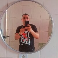 LOBOTESUDO17's Offline Chat Room