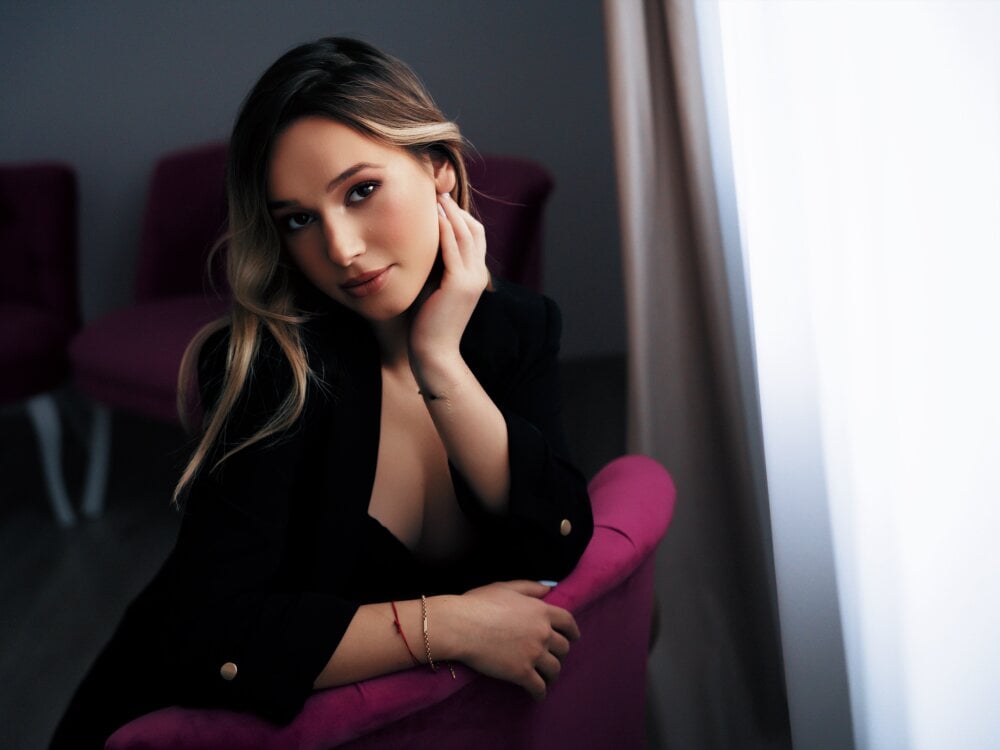 MaeveDream profile