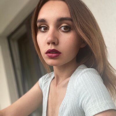 AnneHiII 🤶 naked cam chat