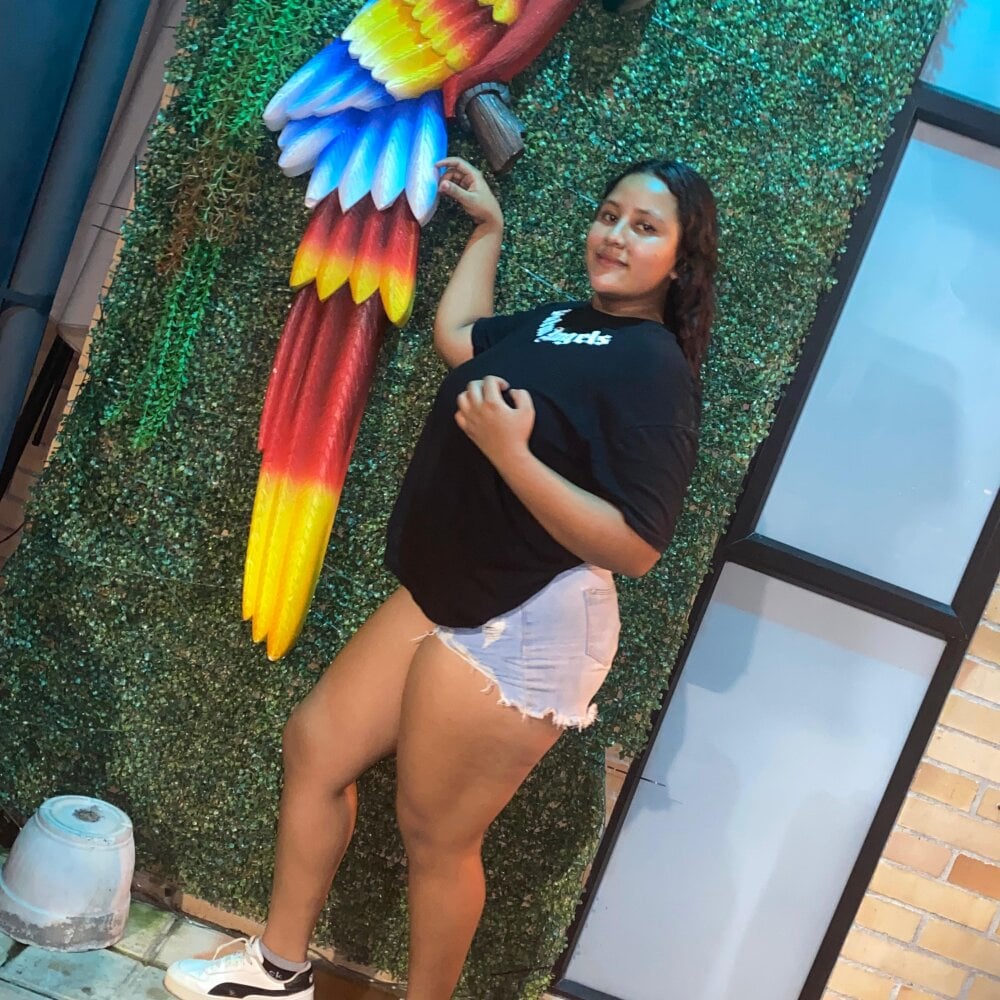 xxx-topcamgirls.com tifanygrey livesex profile in in-the-depths-of-your-most-delicious-desires cams