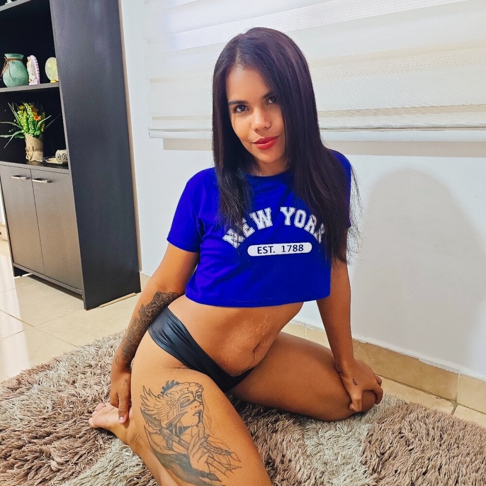 rosy_emely from stripchat