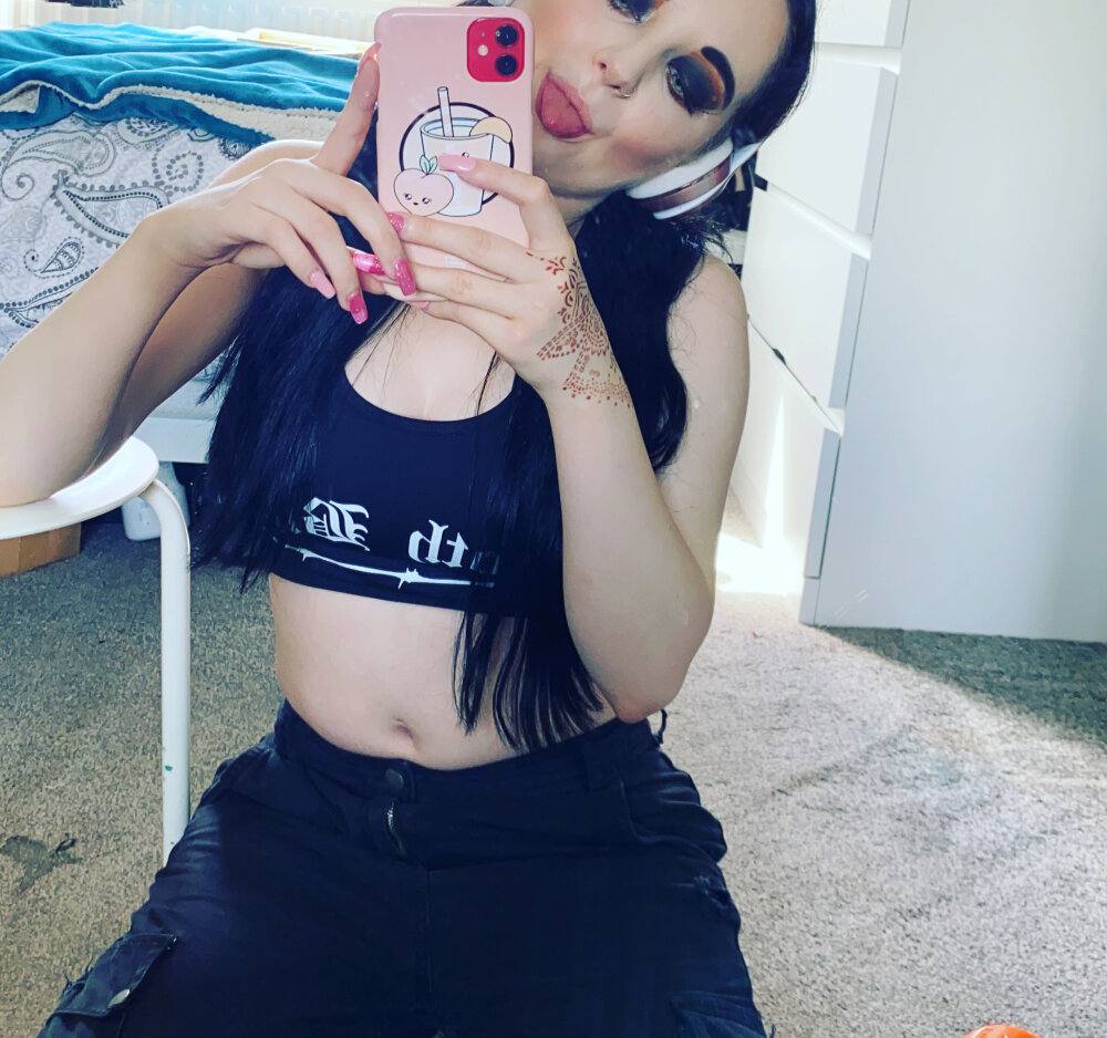 Sassy_Ruby_XO Cam Model Profile | Stripchat