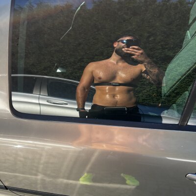 Adamsburns120 Male Bigcocks Chat Webcam