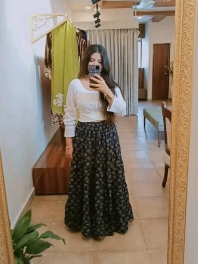 sweet_simmi on StripChat