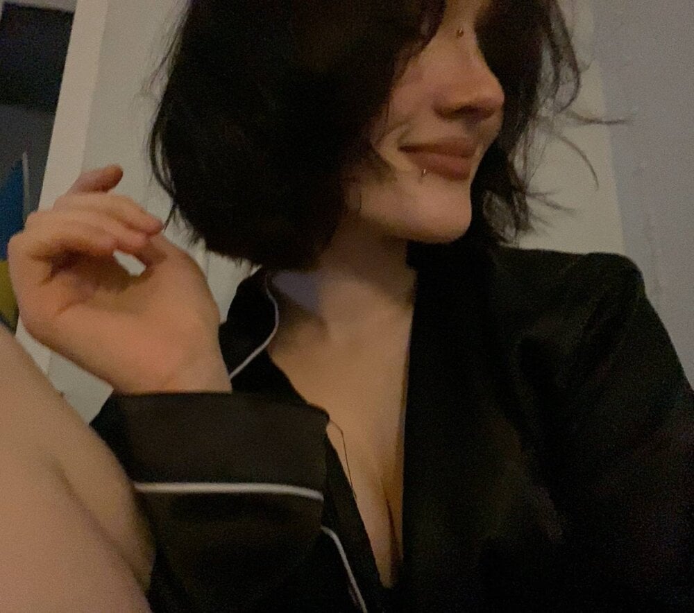 AneliaTeller profile