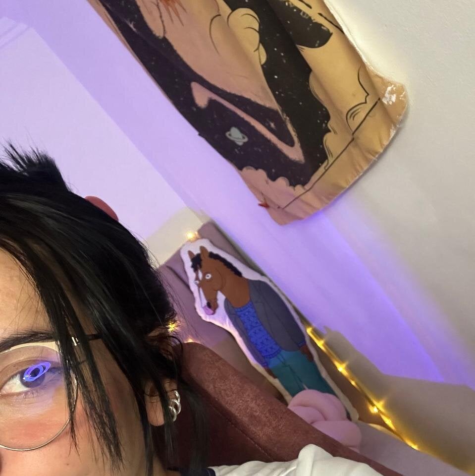 show2cam.com lau_smiith livesex profile in from-a-hidden-gem-where-we-explore-our-deepest-desires-together cams