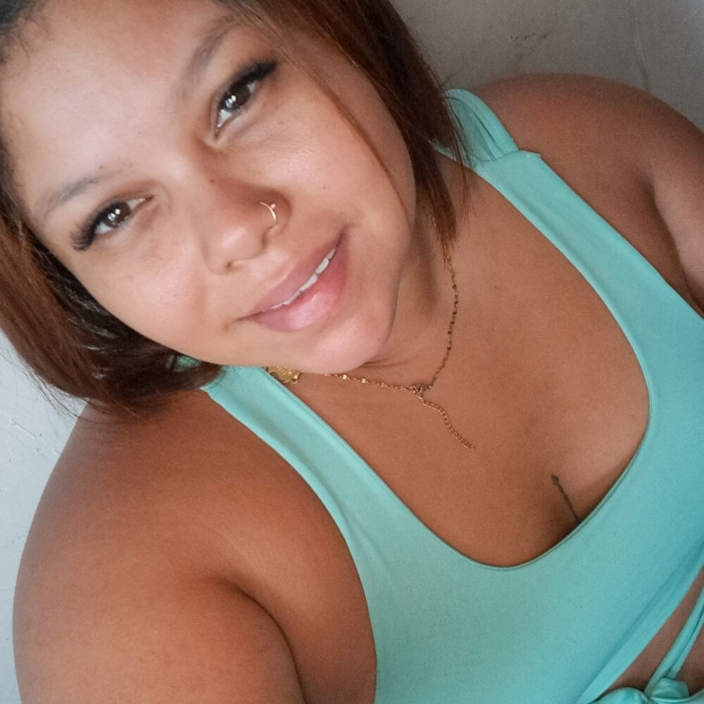 mega-camsex.com prettychubbyy livesex profile in granny cams