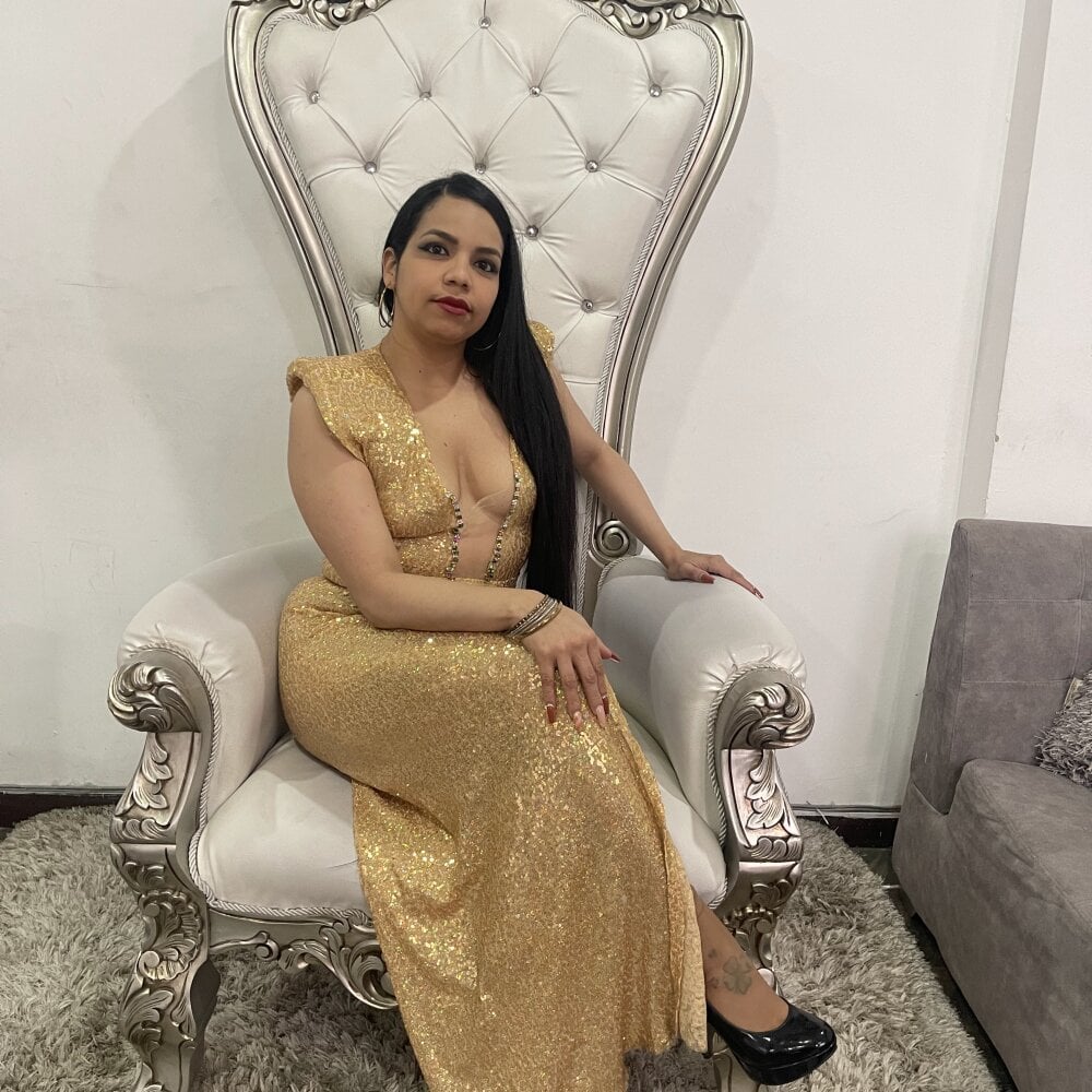 Live sex webcam photo for Sophi-August #289987587