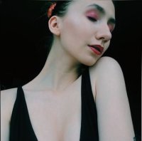 Ariana_Richi's Offline Chat Room