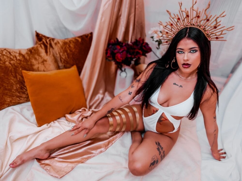 stripchat molly_gomez webcam profile pic via livesexbbwcams.com