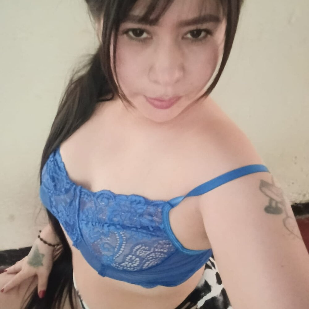 sexlivecamsites.com valentiina_1 livesex profile in in-your-head-and-dreams cams