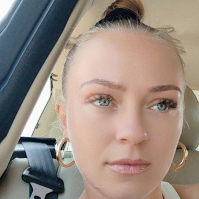 watchgirlcam.com rebecca_mistique livesex profile in in-ur-walls cams