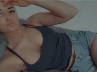 laylabeelike's Offline Chat Room