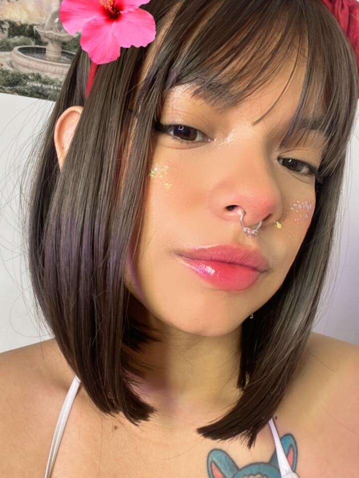 yungelitamor_'s Offline XXX Chat