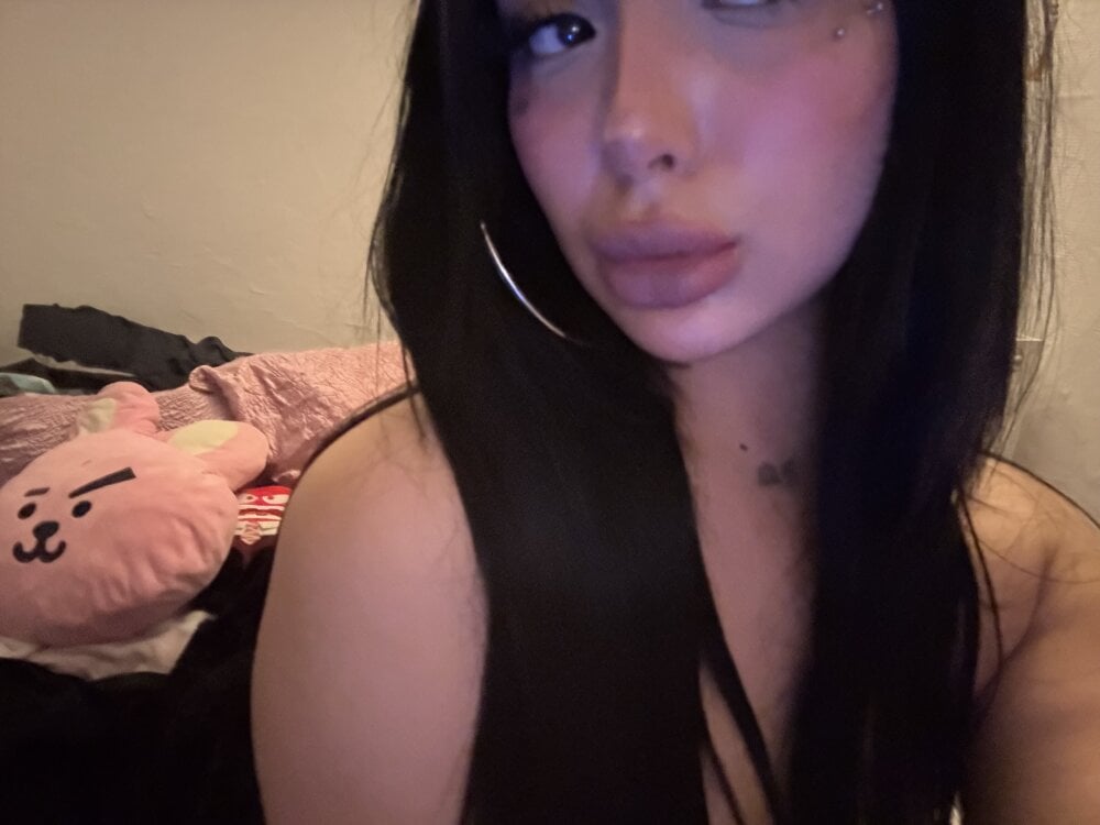 Live sex webcam photo for LunaMilla #290878968