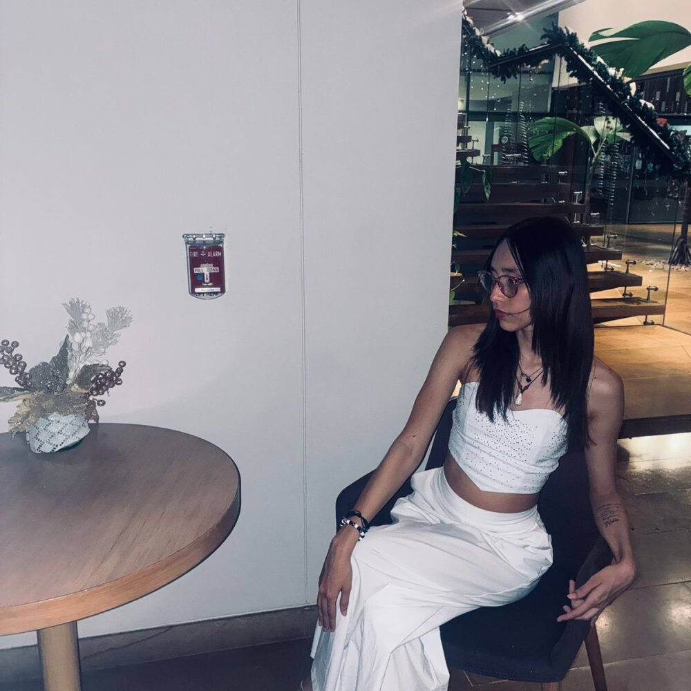 stripchat doll_bella_ webcam profile pic via show2cam.com