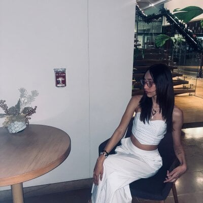 doll_bella_ on StripChat