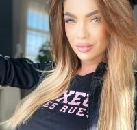 HotAshleyXX's Offline Chat Room