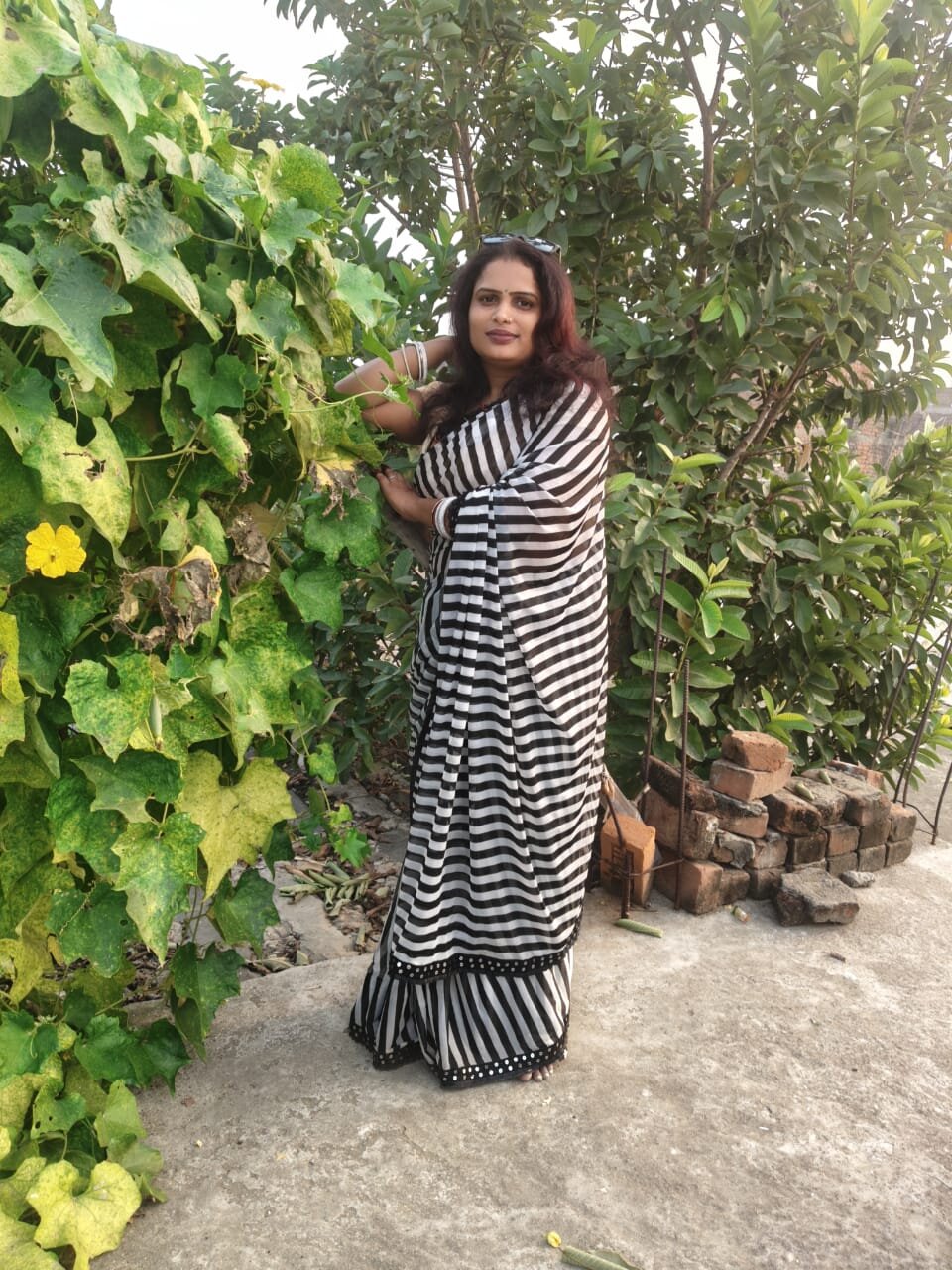 Hot-Nayna