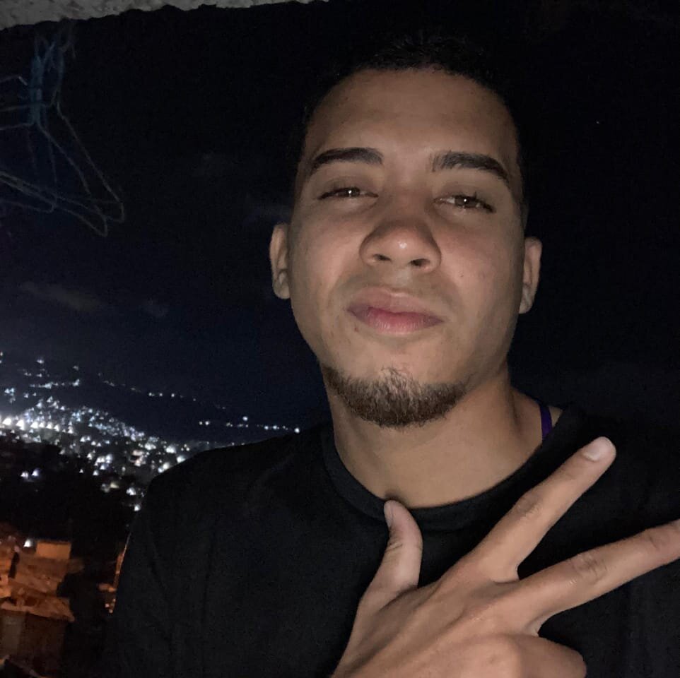 دردشة Dave_hr الجنسية دون اتصال