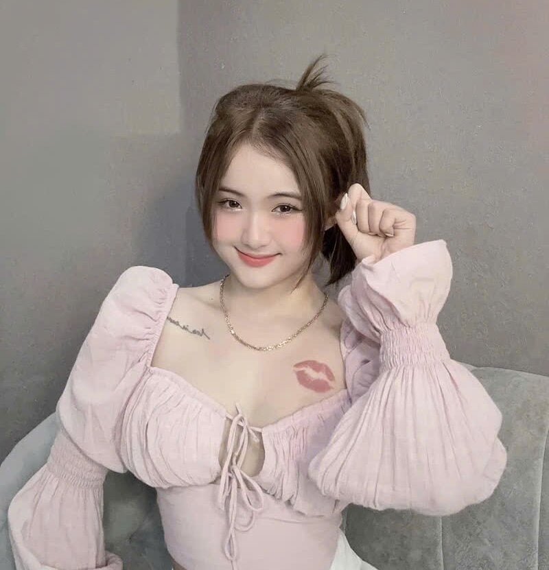 stripchat spring-mky webcam profile pic via grannylivesexcams.com