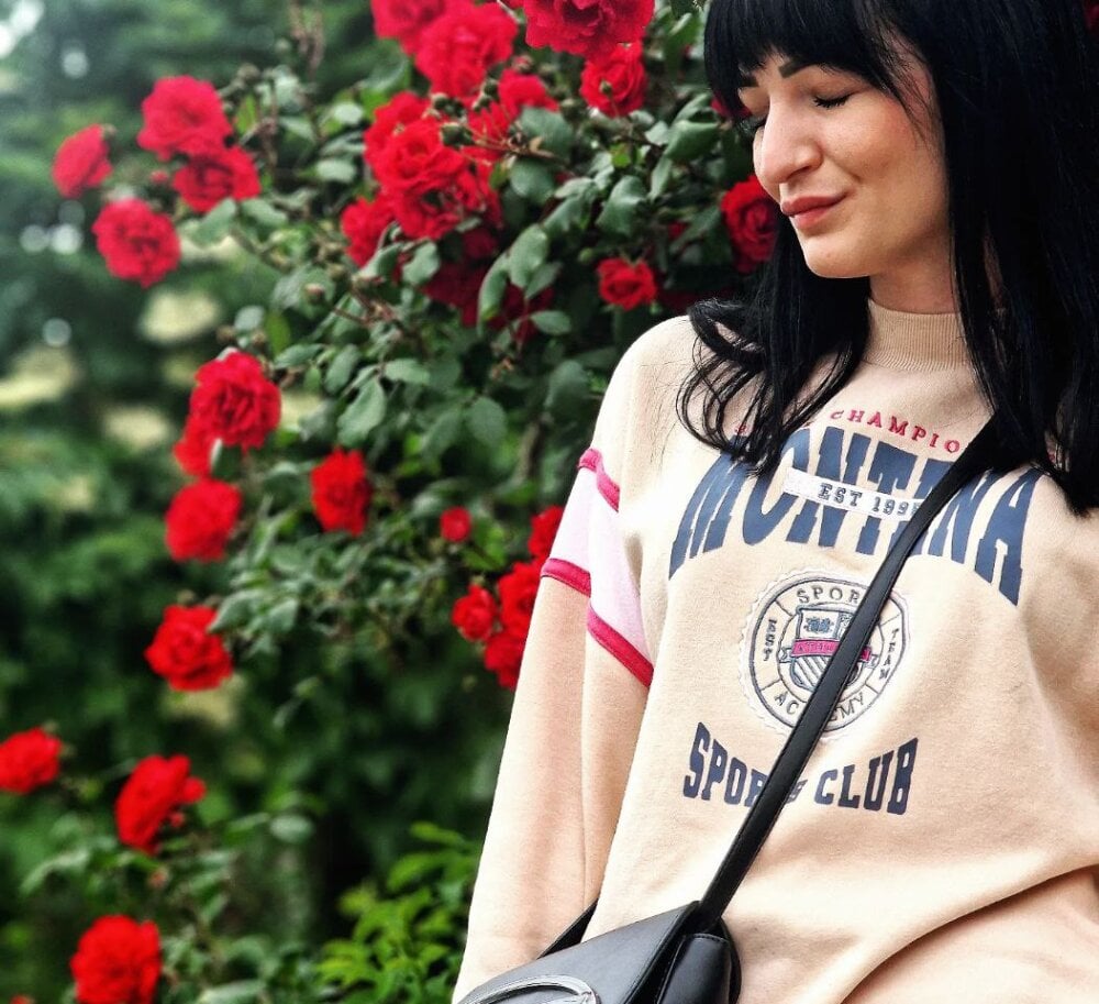 mega-camsex.com adelxsecret livesex profile in caucasian cams