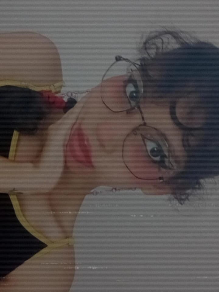 Charlot_roma1's Offline XXX Chat