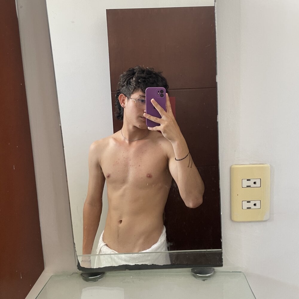 julien_90 from stripchat