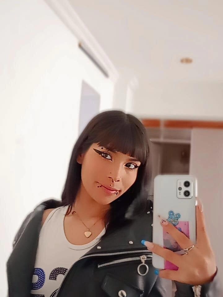 Emmy_Belucci profile
