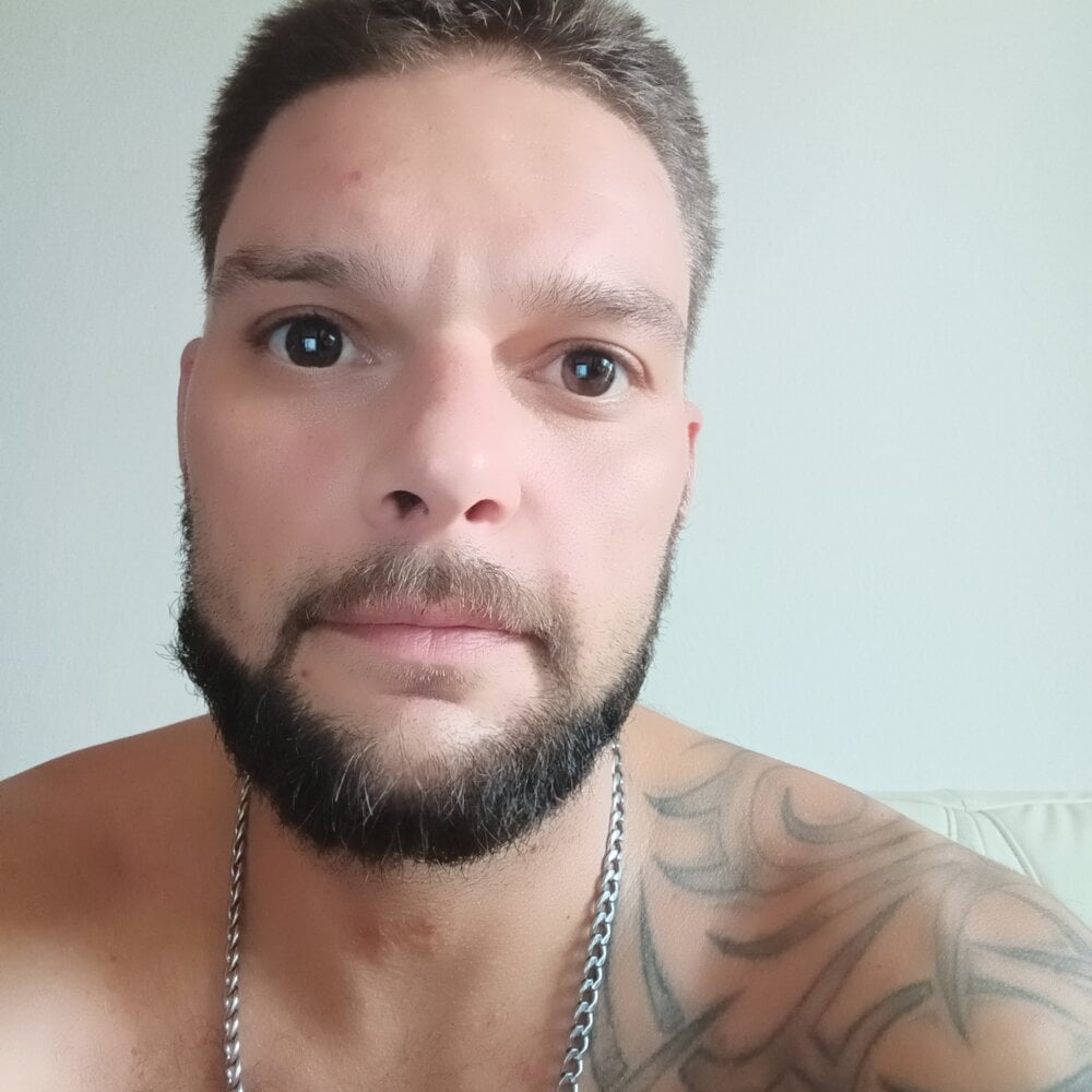 Navara2528's Offline XXX Chat