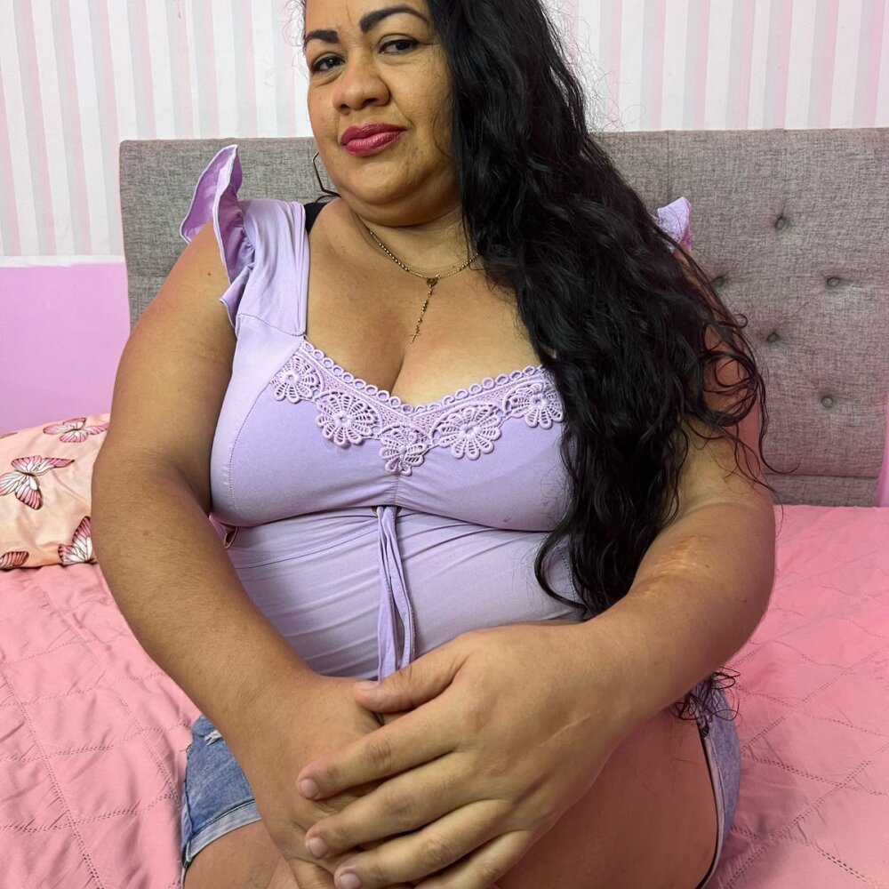 Live sex webcam photo for naughty_mature #290671406