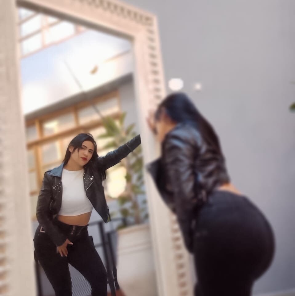 livesexasiancams.com emma_johnsonn_ livesex profile in probably next door cams