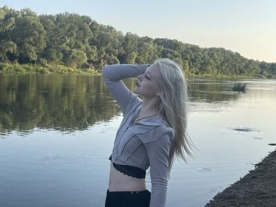 Lolly_White Female Smalltitsteens Sex Cam