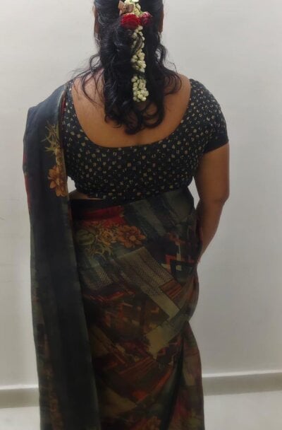 Tamil_White_Rose on StripChat