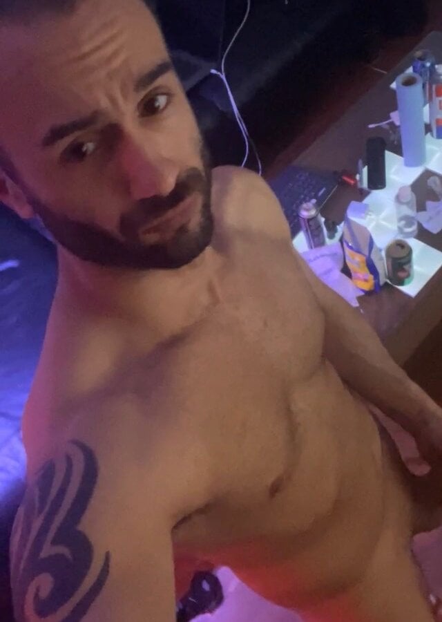 Flyer Stud