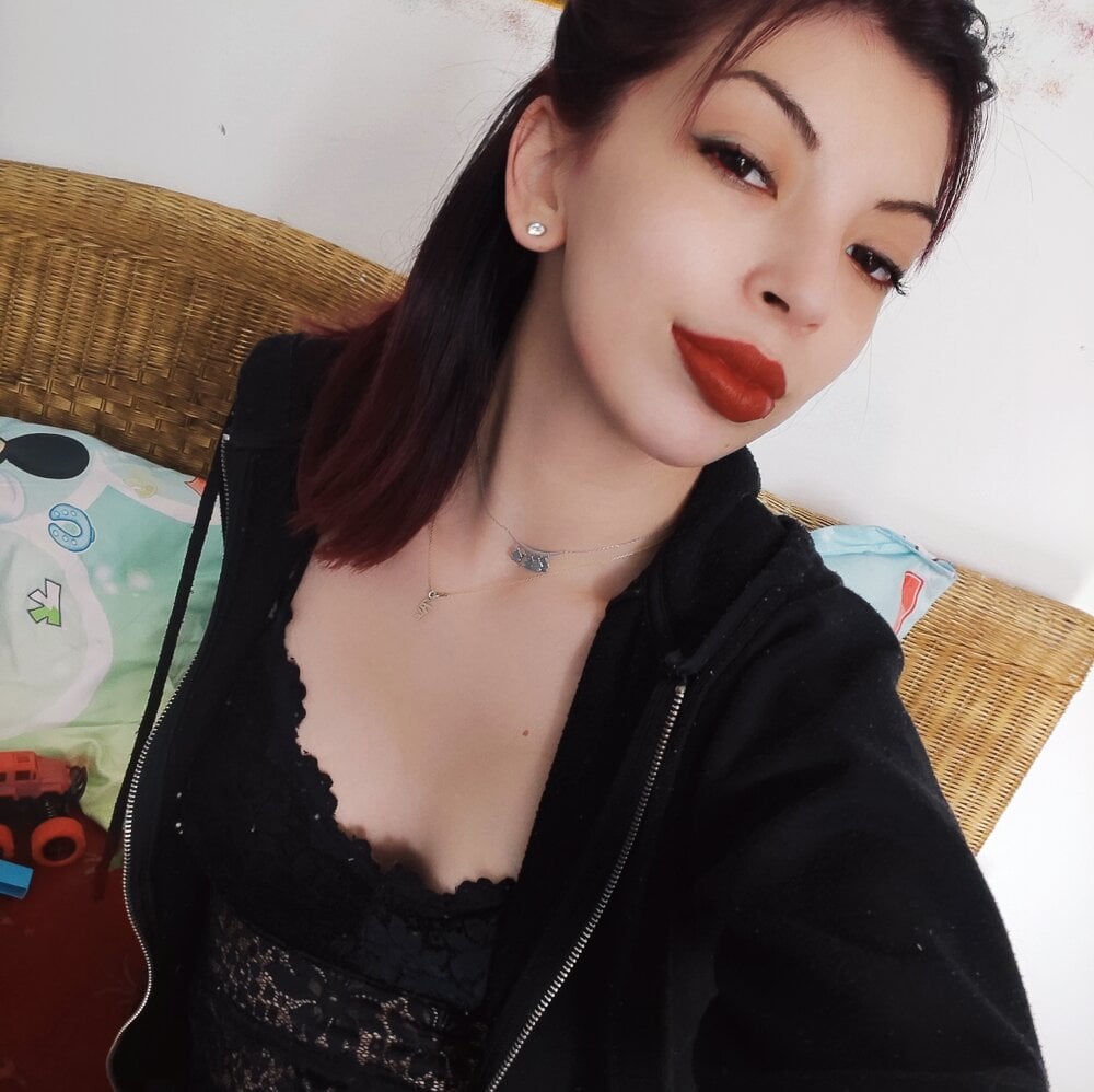 alexaruby231 Chat Room offline