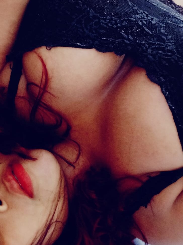 onaircams.com briithanii livesex profile in curvy cams