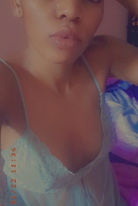 Live sex webcam photo for Naughtygal98 #284002918